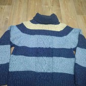 свитер в новом состоянии р.134,140