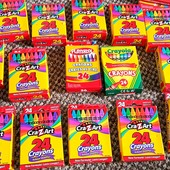 Нетоксичні воскові Разноцветные мелки Crayola набір 24 шт.