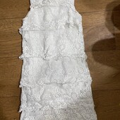 Шикарное кружевное платье 4-6 лет
