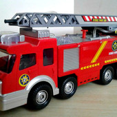 Пожарная машина с лестницей Big Motors(SY732)звук.свет.сама ездит поливает водой.