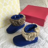 Теплющие угги, внутри густой мех , размер 27