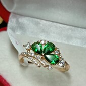 Новинка! Шикарное кольцо с зелёными фианитами и цирконами.Позолота 585 пробы 18К.Размер 18.