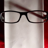 Классические очки для зрения в черной оправе с диоптриями +0.75 (плюс 0.75)