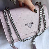 Дуже красива сумочка Prada в двох кольорах