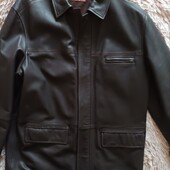 Фірмова шкіряна куртка в ідеалі на солідного чоловіка