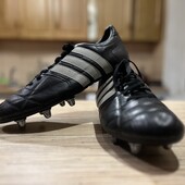 Бутси, шиповки, взуття для футбола