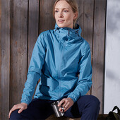 ♕ Легка куртка-дощовик "pack me", світло-блакитна Tchibo , розмір наш: 46-48(40 євро)