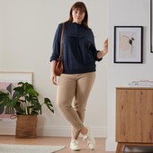 ☘ Стильні, якісні штани стрейч пісочного кольору від Tchibo (Німеччина), розмір наш: 46-48 (40 евро)