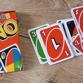 Карткова гра uno для всієї сім'ї