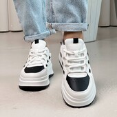Кросівки Матеріал еко шкіра Колір білий з чорними вставками На шнурівці