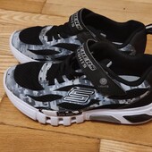 Дуже зручні фірмові кросівки Skechers р 29 оригінал