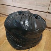 величезний мішок одягу на хлопчика підлітка 