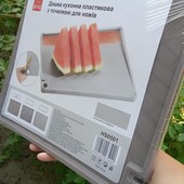 Разделочная кухонная пластиковая досточка с точилклй для ножей( Weiner )