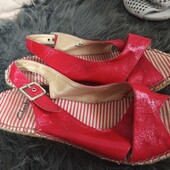 Clarks 39p. Лакові еспадрільї uk5.5