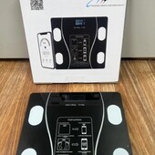 Ваги підлогові розумні Bluetooth з функцією вимірювання основних показників тіла.