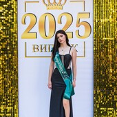 Сукня гарна 40-42 корсетна з розрізом