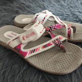 Skechers, uk5 фірмові шльопки