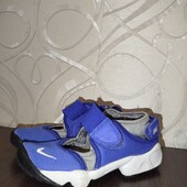 Закриті босоніжки nike ,розмір 29,5