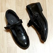 Marks&Spencer Чёрные кожаные лакированные туфли для девочки стелька 23,5