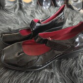 Clarks uk5.5 38-39р лакові туфлі мері джейн