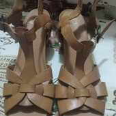 стильные босоножки от Clarks