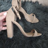Asos, uk4 27p карамельної бежеві босоніжки