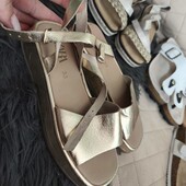 Zara, 33p золоті босоніжки