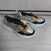 Кросівки
