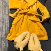 Халат і капці Пікачу