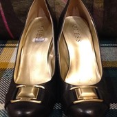 Супер класні черевики Guess 37(24) на танкетке