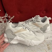 Reebok,оригінал,із текстилю і спорт-матеріалу,розмір 40,устілка 25,7