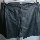 Boohoo Интересные шорты под кожу ,большого размера