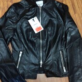 коротка куртка ! bershka! розмір S