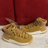 Зимові Nike,оригінал,із натуральної замші і нубука,розміри 36,5 і 39