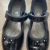 туфлі clarks