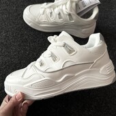 Кросівки білі Sinsay 40 р на 39 р йдуть Нові