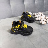 Кросівки чорні з жовтим