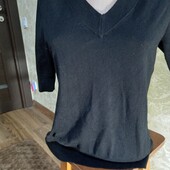 Дуже приємна кофтинка від DKNY