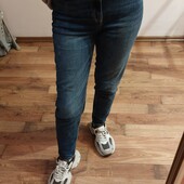 Bershka,якісні джинси,стан нових,S-М,Eur 36