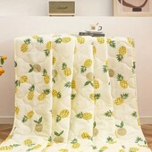 Легка ковдра з ананасами