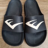 Шльопанці чорні на хлопчика 36 стан дуже добрий, без недоліків