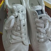 Жіночі базові кросівки 36,37,38