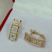 Шикарные серьги с греческим орнаментом и фианитами. Позолота 585 пробы 18К.