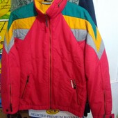 Шикарна Куртка спортивна р євро 38 з капюшоном