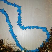 Голубі, подовжені буси