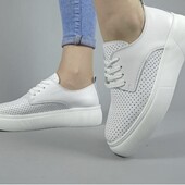 Кросівки шкіряні ,Дуже легенькі.