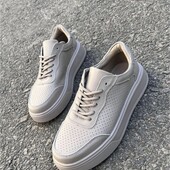 Кросівки шкіряні.