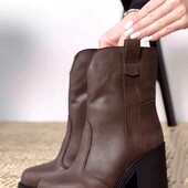 Стильні черевики - ковбойки