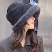 Новая шапка внутри утеплена