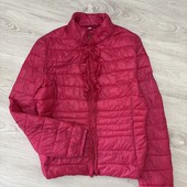 Курточка, розмір XL, але йде на М.